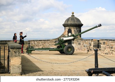 Nine O Clock Gun Images Stock Photos Vectors Shutterstock