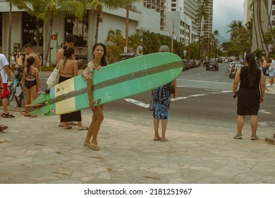 Editorial Content From People Surfing In Oahu, Honolulu, Hawai, 2022