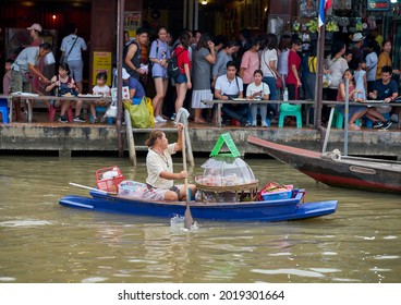 Editorial Use Only; A Food Vendor In A Small Boat At A Floating Market, Taken At Amphawa, Thailand, In August 2018.   