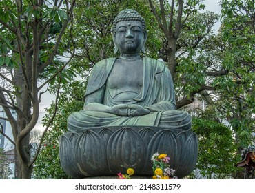 Edo period huge bronze statue of Gautama Buddha sitting in Lotus position in Tokyo, Japan