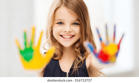 120,199 Little girl paints Images, Stock Photos & Vectors | Shutterstock