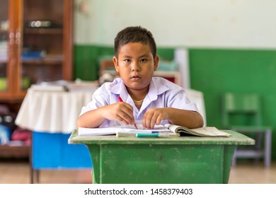 3,456 Exam hall sitting Images, Stock Photos & Vectors | Shutterstock