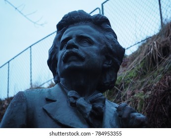 Edvard Grieg Statue