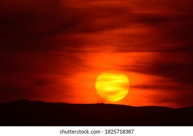 An Eerie Sunset Over The Colorado Rocky Mountains Through The Smoke Of The Western Forest Fires , As Seen From Broomfield