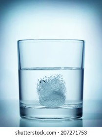 Effervescent Dissolving Fizzy Tablet Water Glass Stock Photo 207271753 ...