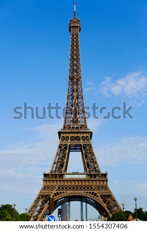 Effiel tower in Paris with blue sky