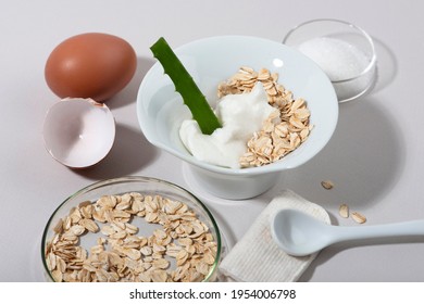 Egg White Face Mask Ingredients. Whipped Egg White, Aloe, Sugar, Oatmeal.