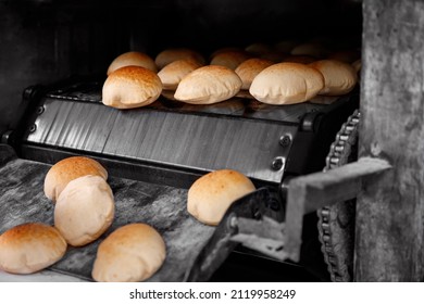 Egypt Traditional Pita Bread In Oven Conveyor Industry.