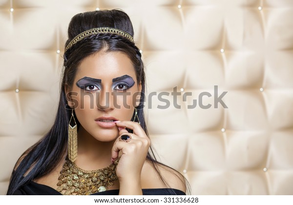 Egyptian Queen Cleopatra Make Model Studio Stock Photo 331336628 ...