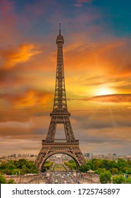 eifel tower sunset in Paris