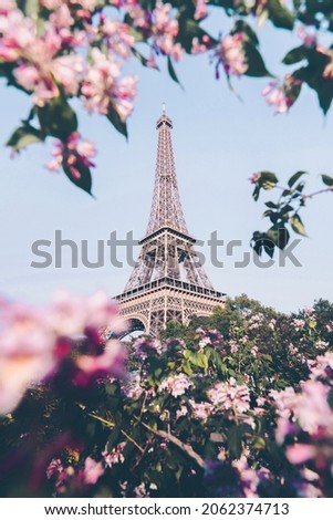 Eiffel Tower background wallpaper, white tone filter