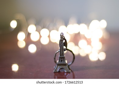 Eiffel Tower Keyring Keychain, Official Travel Souvenir And Symbol Of Paris - France - With Out Of Focus Lights