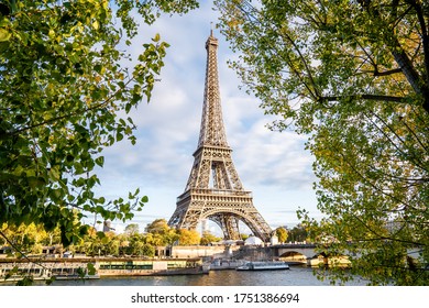 Eiffel tower. Paris summer cityscape.