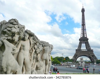 The Man on the Eiffel Tower nude photos