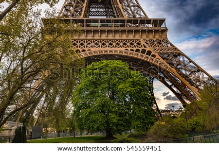 The Eiffel Tower at sunset - Paris	
