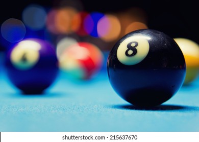 The eight ball / Billiard Balls