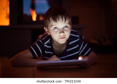 87,935 Boy tablet Images, Stock Photos & Vectors | Shutterstock