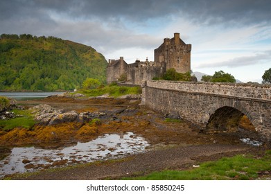 121 Eileen donan castle Images, Stock Photos & Vectors | Shutterstock