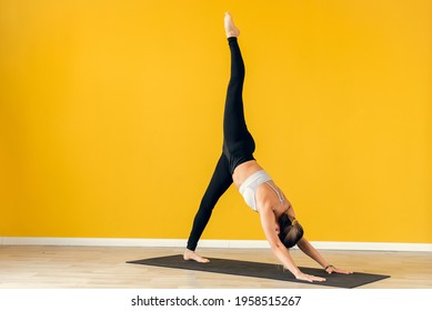 208 Dhanurasana eka Images, Stock Photos & Vectors | Shutterstock