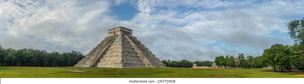 El Castillo oder Tempel der Kukulkan Pyramide, Chichen Itza, Yucatan, Mexiko