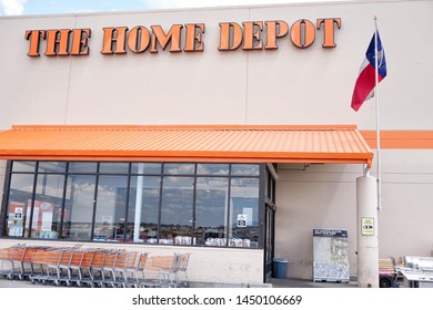 El Paso, Texas / USA - 13 July 2019
Home Depot Is An American Home Improvement Supplies Retailing Company That Sells Tools, Construction Products, And Services.