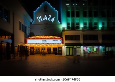 El Paso, Texas, USA - August 6, 2015: People Walking On A Summer Evening In 2015 By The Lights Of The Plaza Theatre.