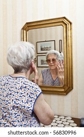 13,385 Old woman mirrors Images, Stock Photos & Vectors | Shutterstock