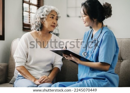 Elderly health checkups with a physician or psychiatrist who works with patients who are consulted about male or psychiatric diagnosis in a medical clinic or hospital mental health service.