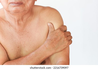 Elderly Men Have Arm Pain From Overwork Or Diseases That Occur In Older People.