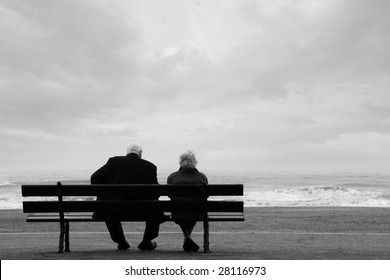 2,984 Couple sitting on a bench at the beach Images, Stock Photos ...