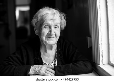 67,697 Old Woman Portrait Black White Images, Stock Photos & Vectors ...