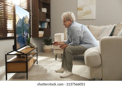 Elderly Woman Poor Posture Watching Tv Stock Photo 2137566051 ...