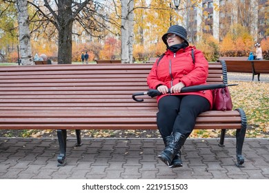 15,553 Elderly Woman On Bench Images, Stock Photos & Vectors | Shutterstock