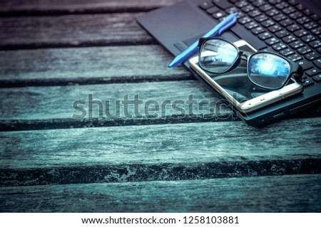 elearning technology, learning anywhere anytime anyone for background