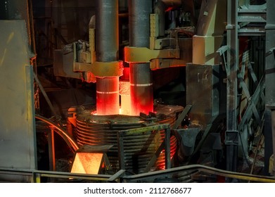 Electric arc steelmaking furnace, thick powerful red-hot graphite electrodes