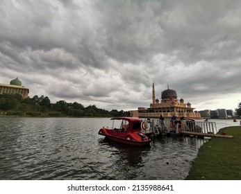 Electric Boat At Putrajaya Lake