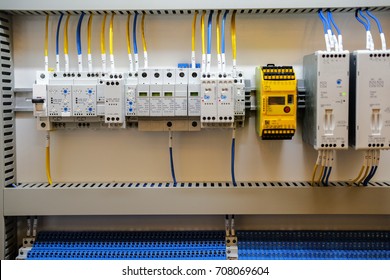 472,668 Electric cable wire Images, Stock Photos & Vectors | Shutterstock