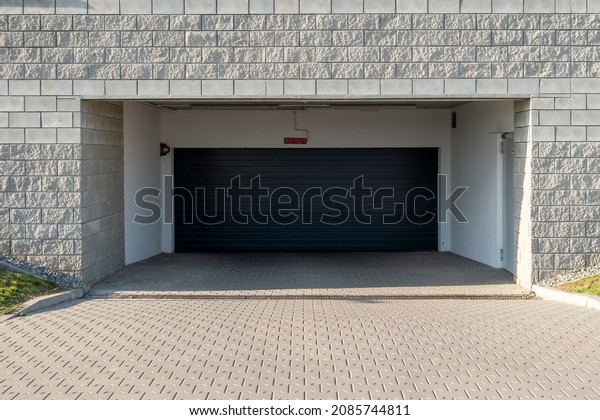 Electric\
garage gate in the modern residential\
building