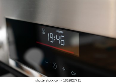 Electric Modern Oven With Timer And Operating Modes