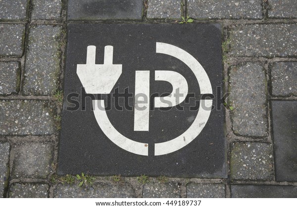 Electric Parking
Site Symbol in Urban
Setting