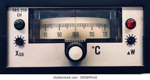 Electric Thermostat Set To 100 Degrees Celsius.