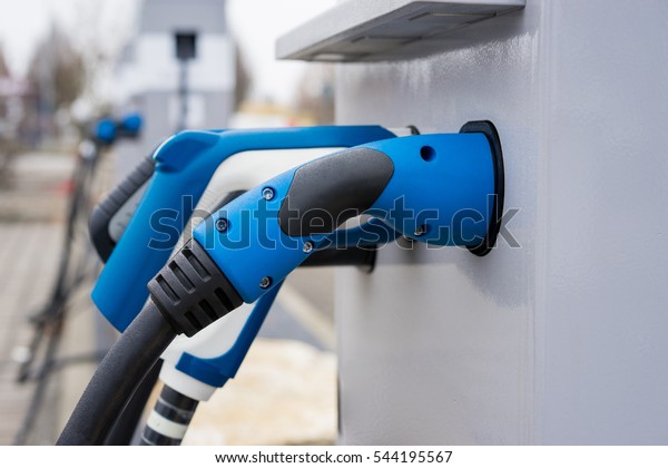Electric vehicle charging\
station
