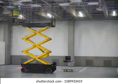 Ceiling Hoist Images Stock Photos Vectors Shutterstock