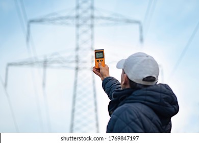Electromagnetic radiation measuring under high voltage power transmission towers