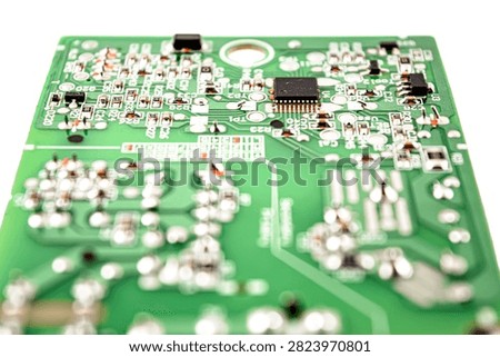 Electronic circuit board with integrated chipset processor soldered in surface 