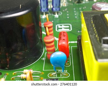 Electronic components on circuit board
