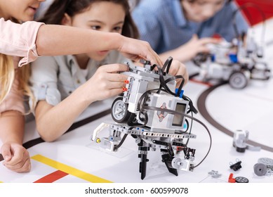 Elektronischer Roboter im Labor