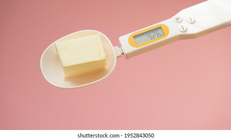 Electronic Scales In The Form Of A Spoon. Kitchen Gadgets