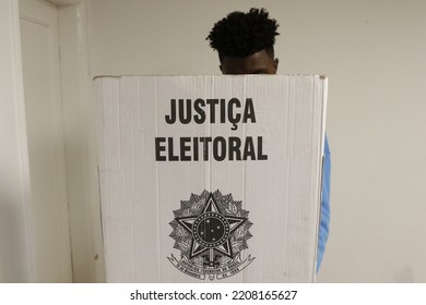 Electronic Urn Ballot Box. Brazilian Elections. Digital Vote Device On Voting Booth. System By Electoral Justice, UE 2020 Model Used At 2022 Presidential Elections - Rio, Brazil 09.29.2022