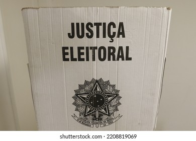 Electronic Urn Ballot Box. Brazilian Elections. Digital Vote Device On Voting Booth. System By Electoral Justice, UE 2020 Model Used At 2022 Presidential Elections - Rio, Brazil 09.29.2022